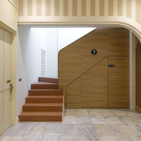 Отель Casa Living Senopati Джакарта Экстерьер фото
