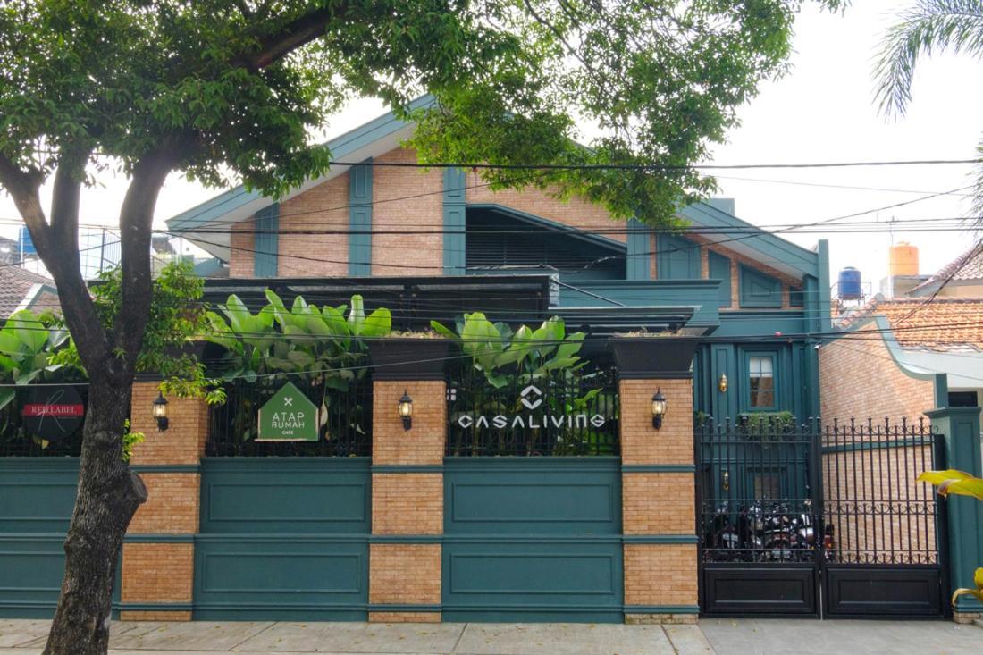 Отель Casa Living Senopati Джакарта Экстерьер фото