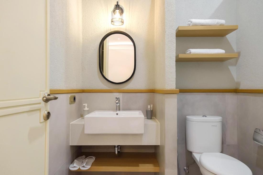 Отель Casa Living Senopati Джакарта Экстерьер фото