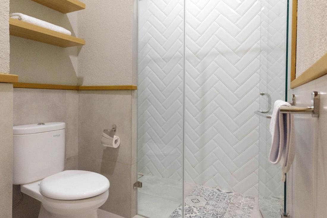 Отель Casa Living Senopati Джакарта Экстерьер фото